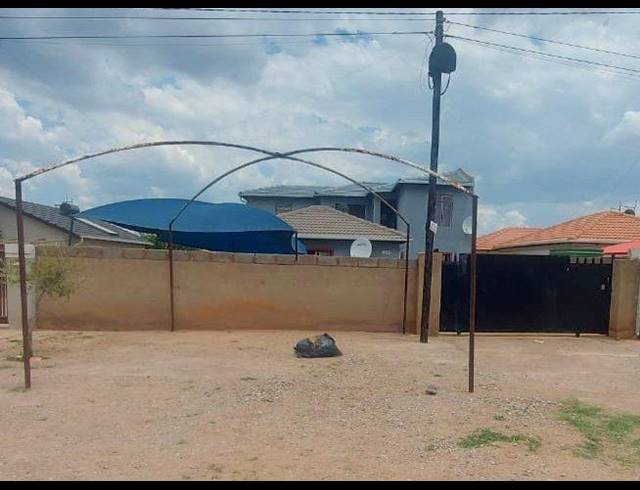 2 BEDROOM HOUSE FOR SALE IN PROTEA GLEN